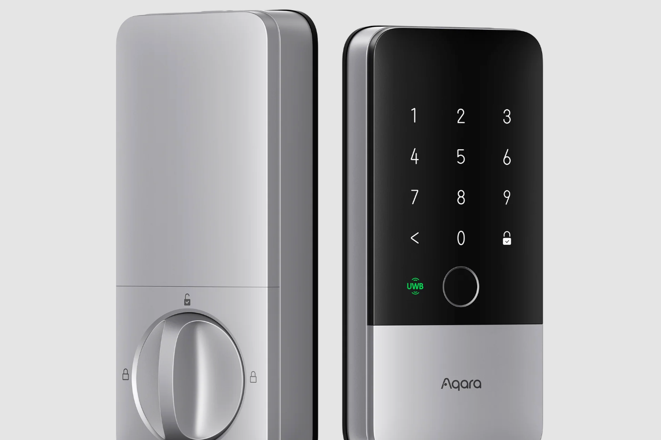 Aqara U400 smart lock showing back and front